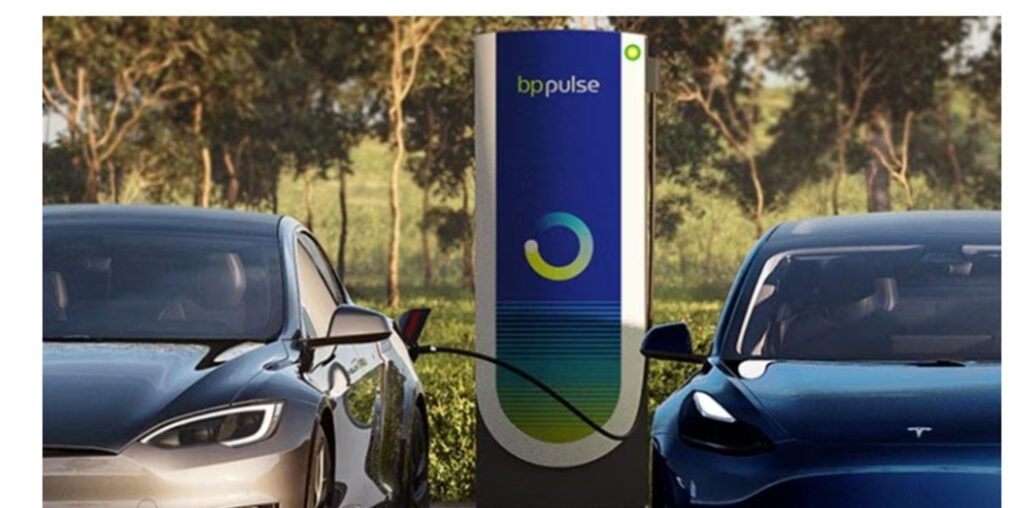 BP passe une commande de 100 millions de dollars pour les chargeurs ultra-rapides pour véhicules électriques de Tesla