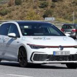 Volkswagen Golf GTI Facelift espionnée presque sans camouflage