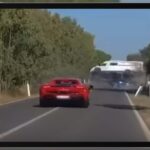 Ferrari et Lamborghini entrent en collision avec une caravane en Sardaigne avec des conséquences tragiques
