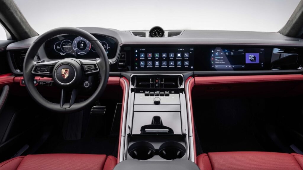 La nouvelle Porsche Panamera 2024 est livrée avec plus d’écrans