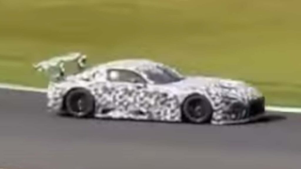 Essai du concept Toyota GR GT3 espionné sur la piste avec une note d’échappement de gorge