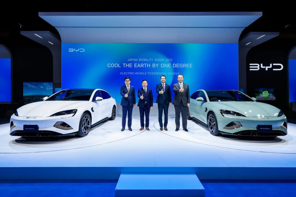 BYD fait sensation au Japan Mobility Fair avec le lancement de son label : premier constructeur automobile chinois là-bas