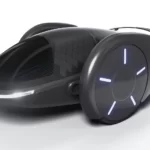 Concept EV à deux roues pouvant accueillir cinq personnes et tirant parti de l'amortissement régénératif