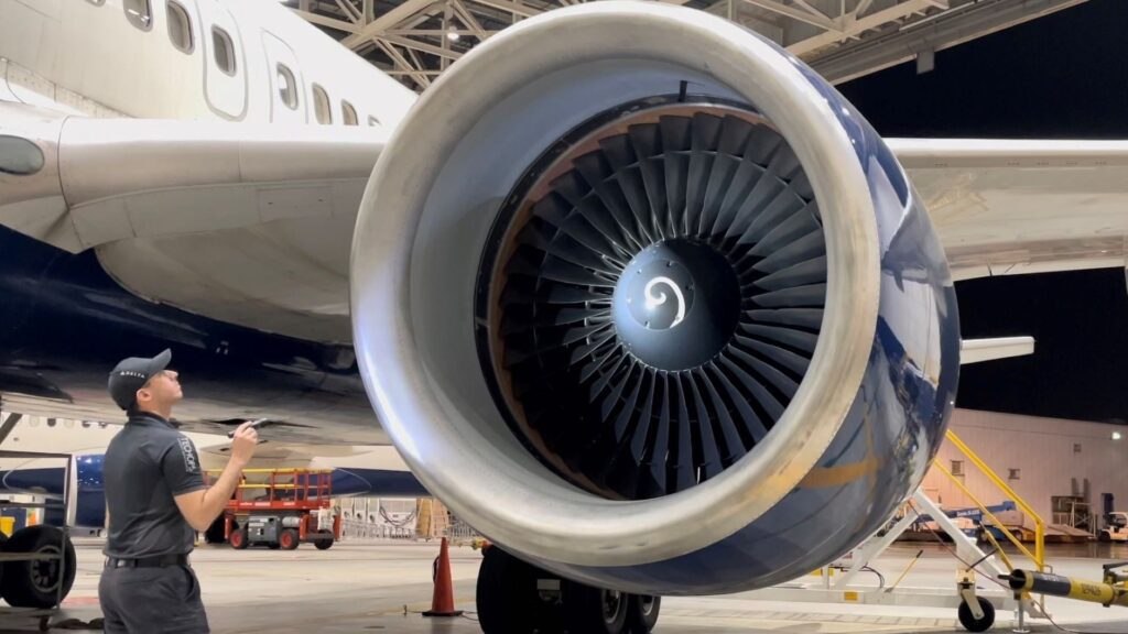 De fausses pièces de moteur trouvées sur des avions Delta alors que le scandale s'étend à quatre compagnies aériennes américaines
