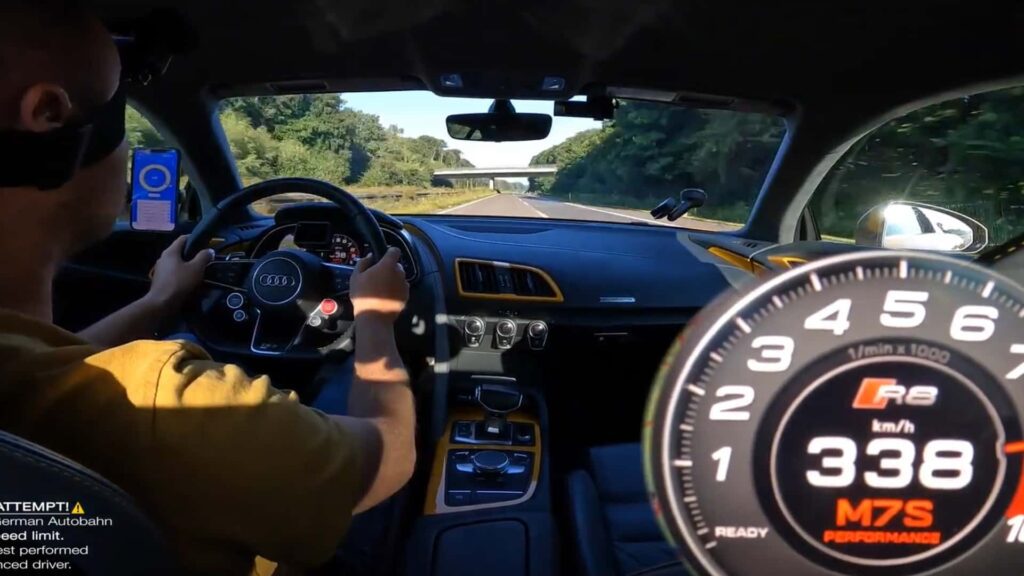 L'Audi R8 V10 Plus sonne à merveille à 200 MPH sur l'autoroute