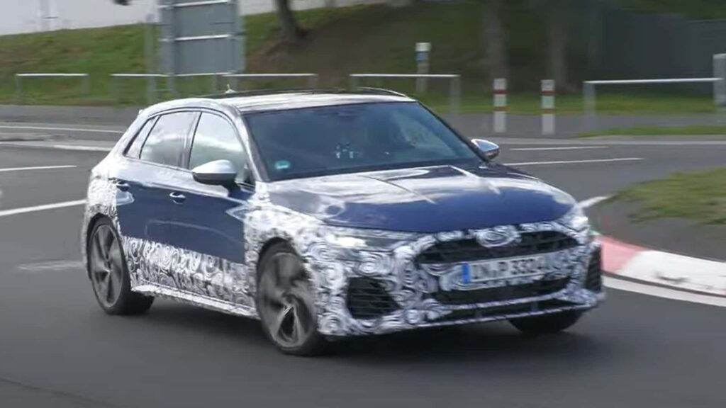 L’Audi S3 Sportback 2024 espionnée se cachait lors du test du Nürburgring