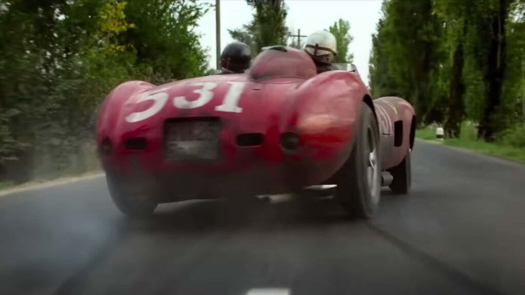 La nouvelle bande-annonce du film "Ferrari" montre les courses, les accidents et Adam Driver dans le rôle d'Enzo