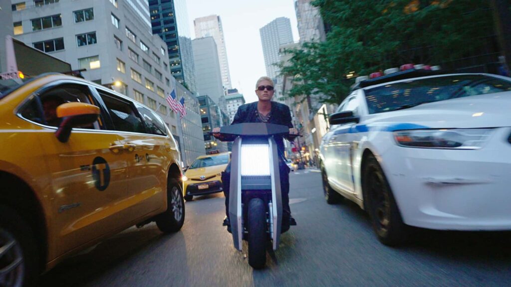 Le scooter électrique P1 d'Infinite Machine cherche à révolutionner les déplacements urbains