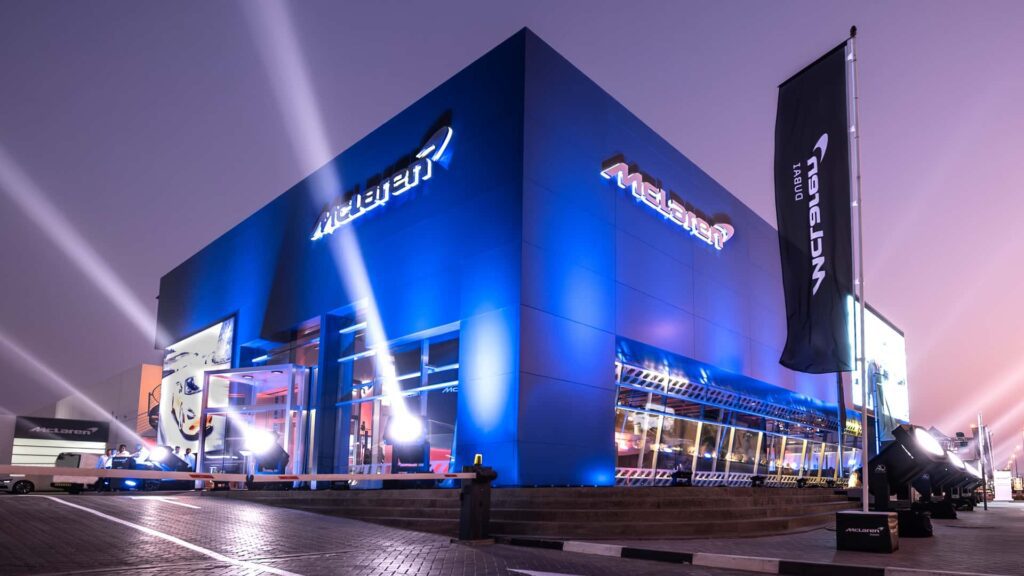 McLaren ouvre son plus grand showroom indépendant à ce jour à Dubaï