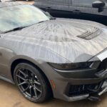 La nouvelle Mustang Dark Horse 2024 arrive chez le concessionnaire Ford avant l’accident