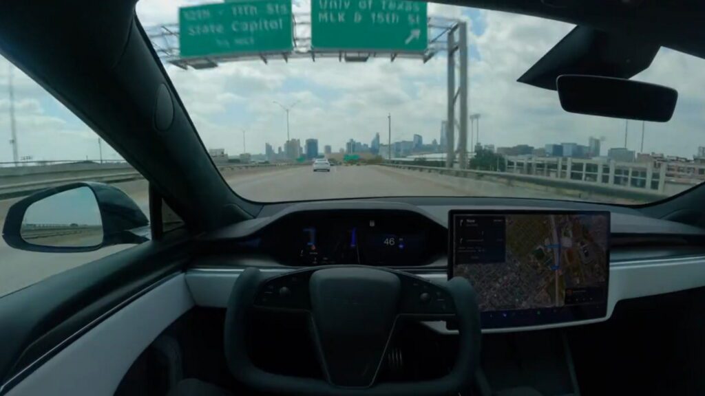 Tesla publie une nouvelle vidéo brute de conduite autonome au travail à Austin
