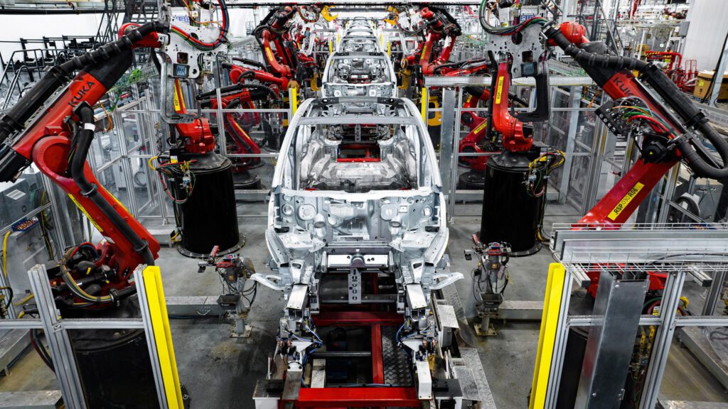 Elon Musk ne fera pas pression pour augmenter la production de Tesla en raison des incertitudes économiques