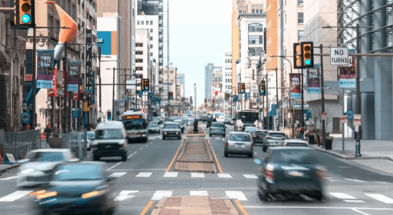 Les feux tricolores IA de Google réduisent les arrêts routiers de 30 % et les émissions de 10 %