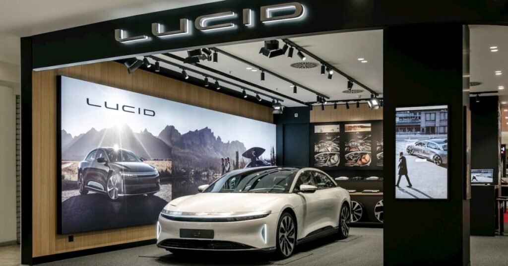 Les actions de Lucid (LCID) plongent alors que le fabricant de véhicules électriques perd un dirigeant clé