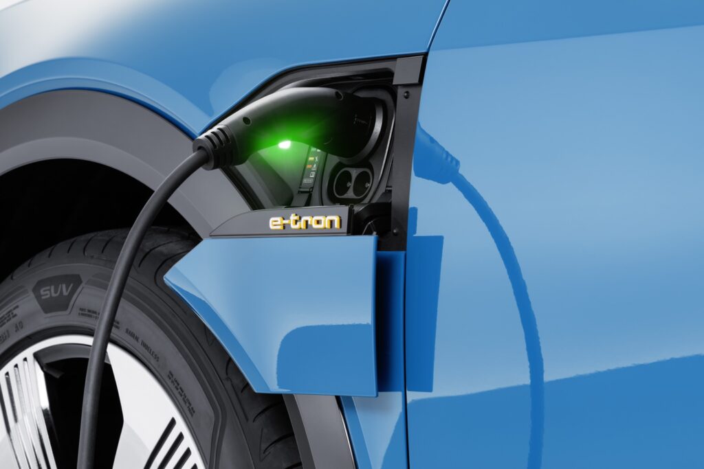 Problèmes avec le Blazer EV, règles relatives à l'hydrogène propre, Prius Prime, câble de recharge Porsche-Audi : Today's Car News
