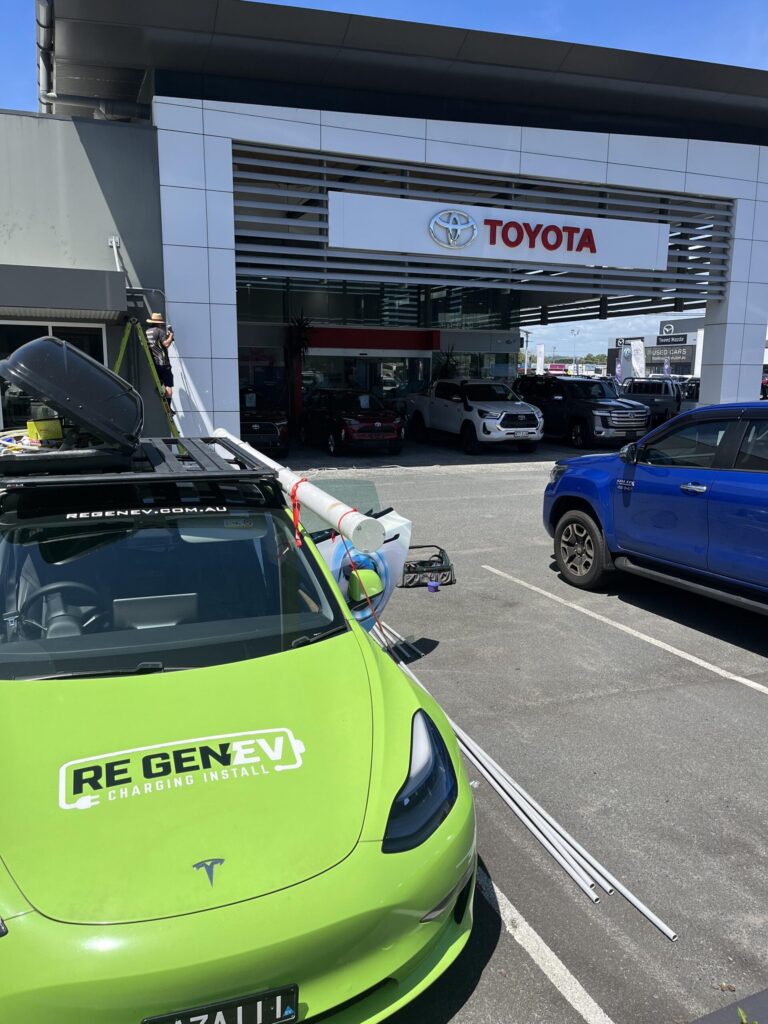 Toyota installe des chargeurs alors que le taux de pénétration des véhicules électriques chute en Australie